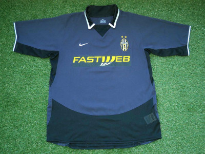 2003-2004 Juventus 3rd shirt - Large