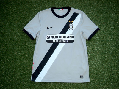 2009-2010 Juventus away shirt - Medium