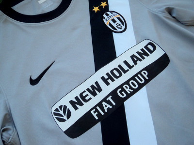 2009-2010 Juventus away shirt - Medium