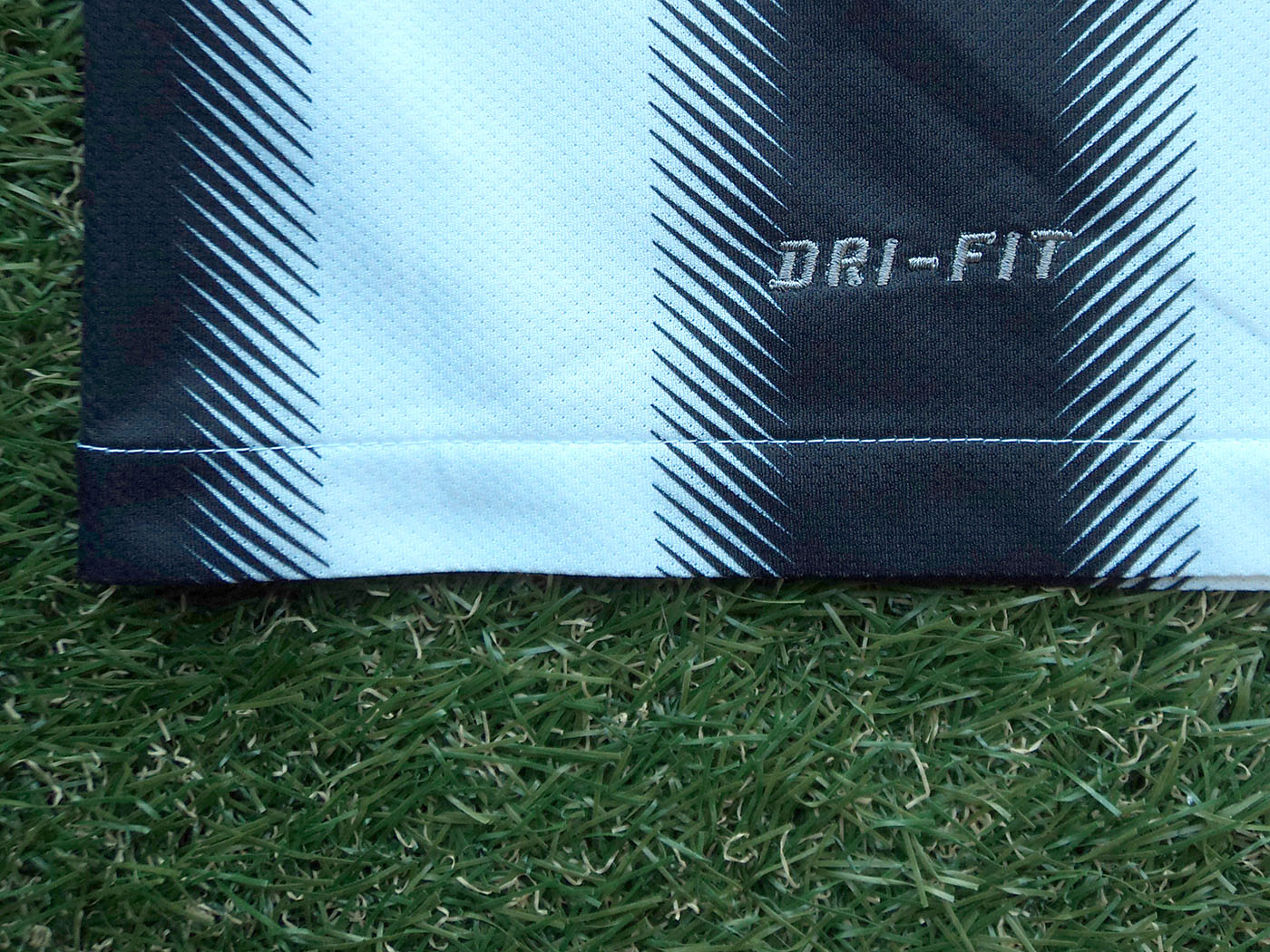 2011-2012 Juventus home shirt - XLarge