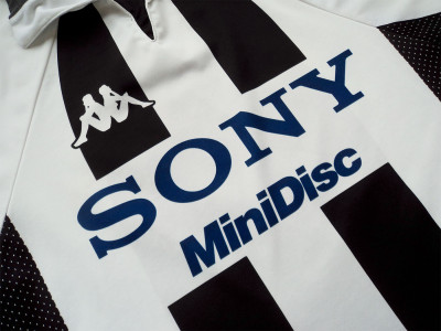 1997-1998 Juventus Centenary Basic edition home shirt - Medium
