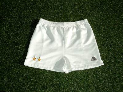 1995-1997 Juventus home shorts - Medium