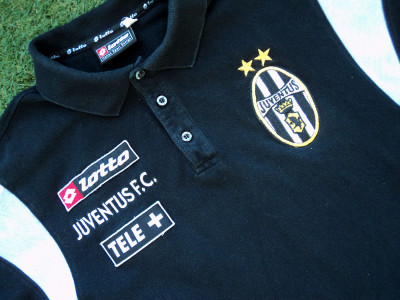 2000-2001 Juventus polo shirt - Small