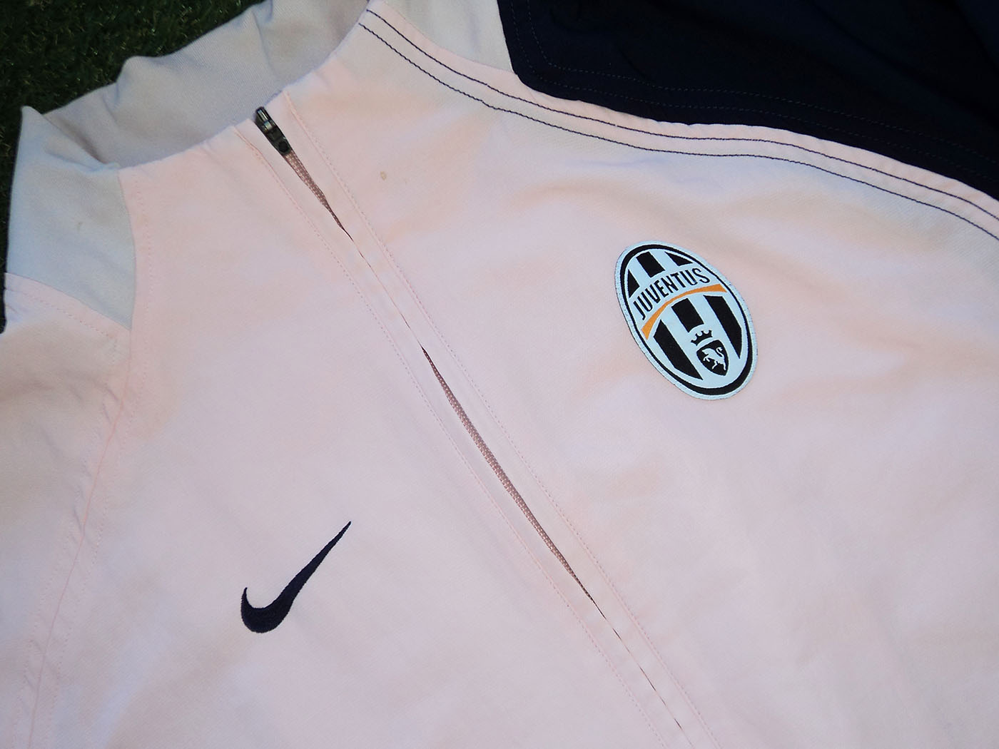 2004-2005 Juventus training jacket - Large