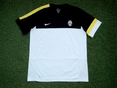 2012-2013 Juventus training shirt- XLarge