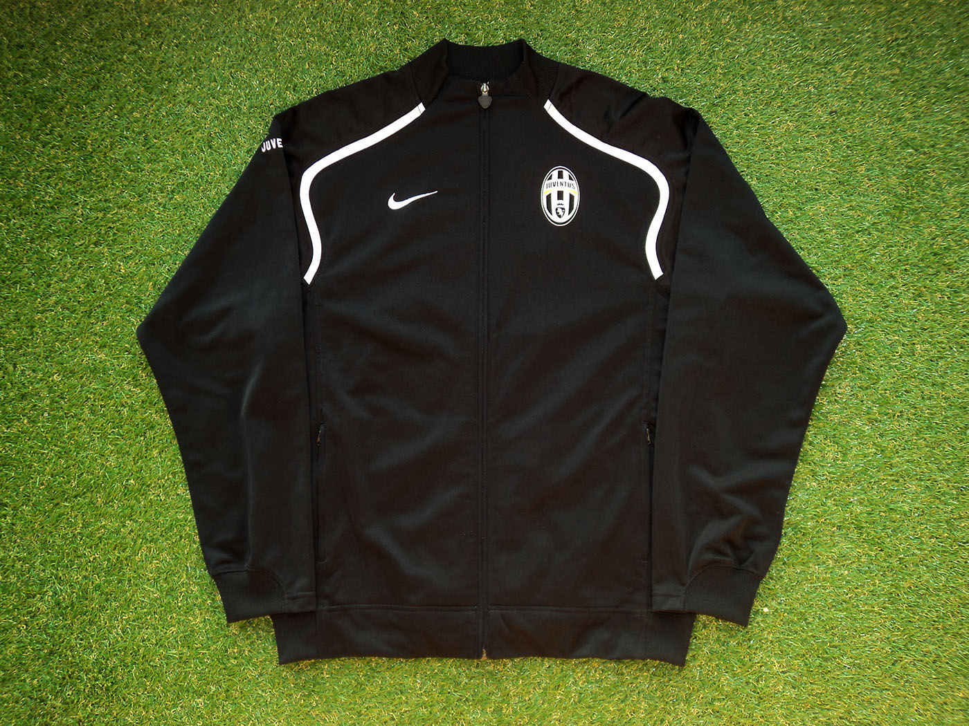 2006-2007 Juventus track jacket - Large