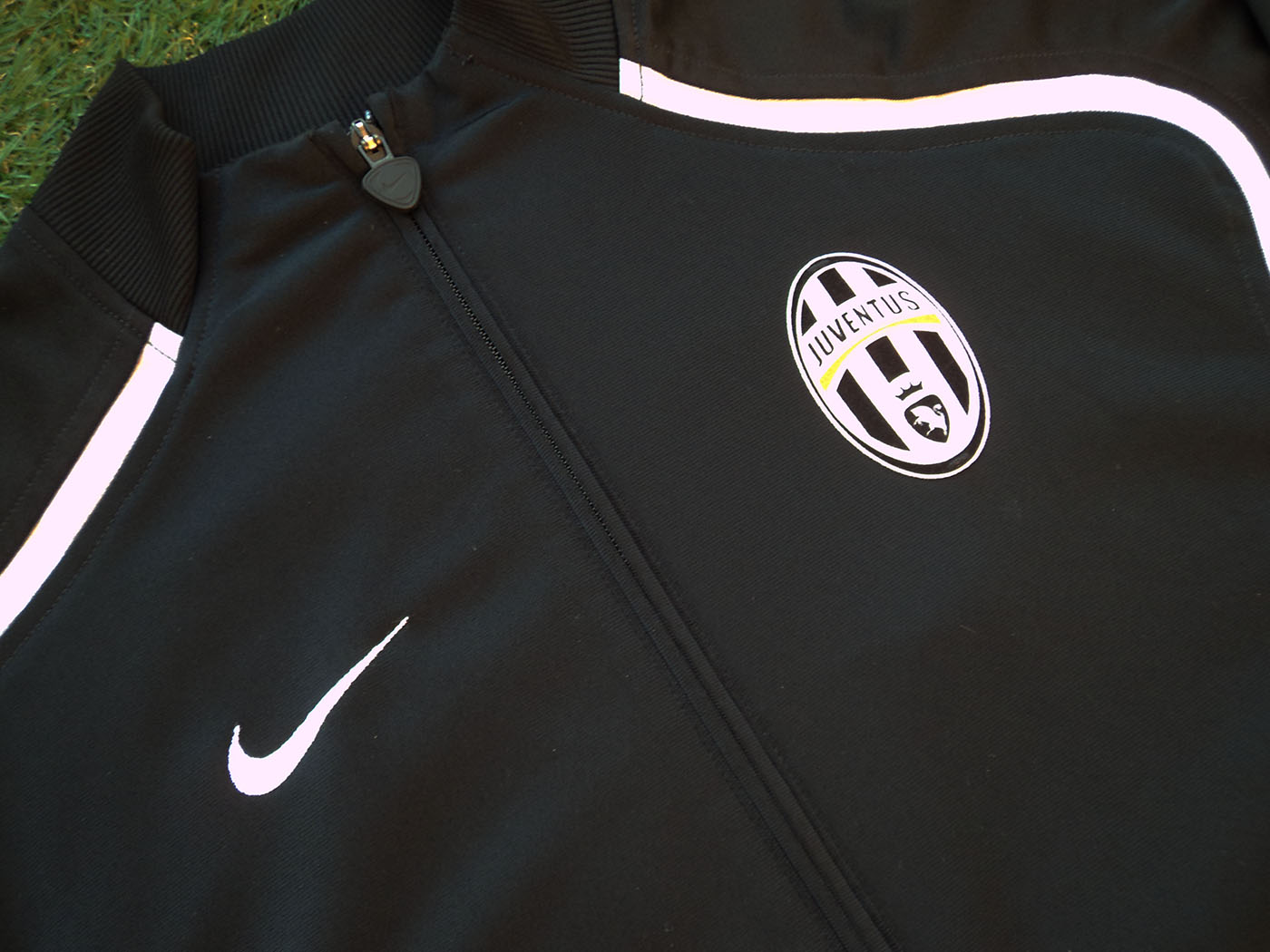 2006-2007 Juventus track jacket - Large