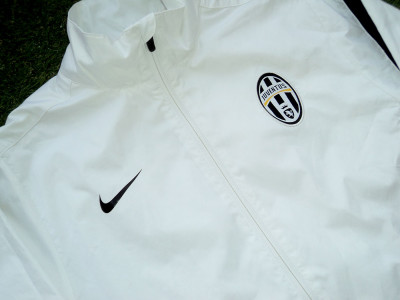 2011-2012 Juventus track jacket - Small
