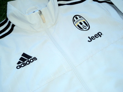 2015-2016 Juventus track jacket - Medium