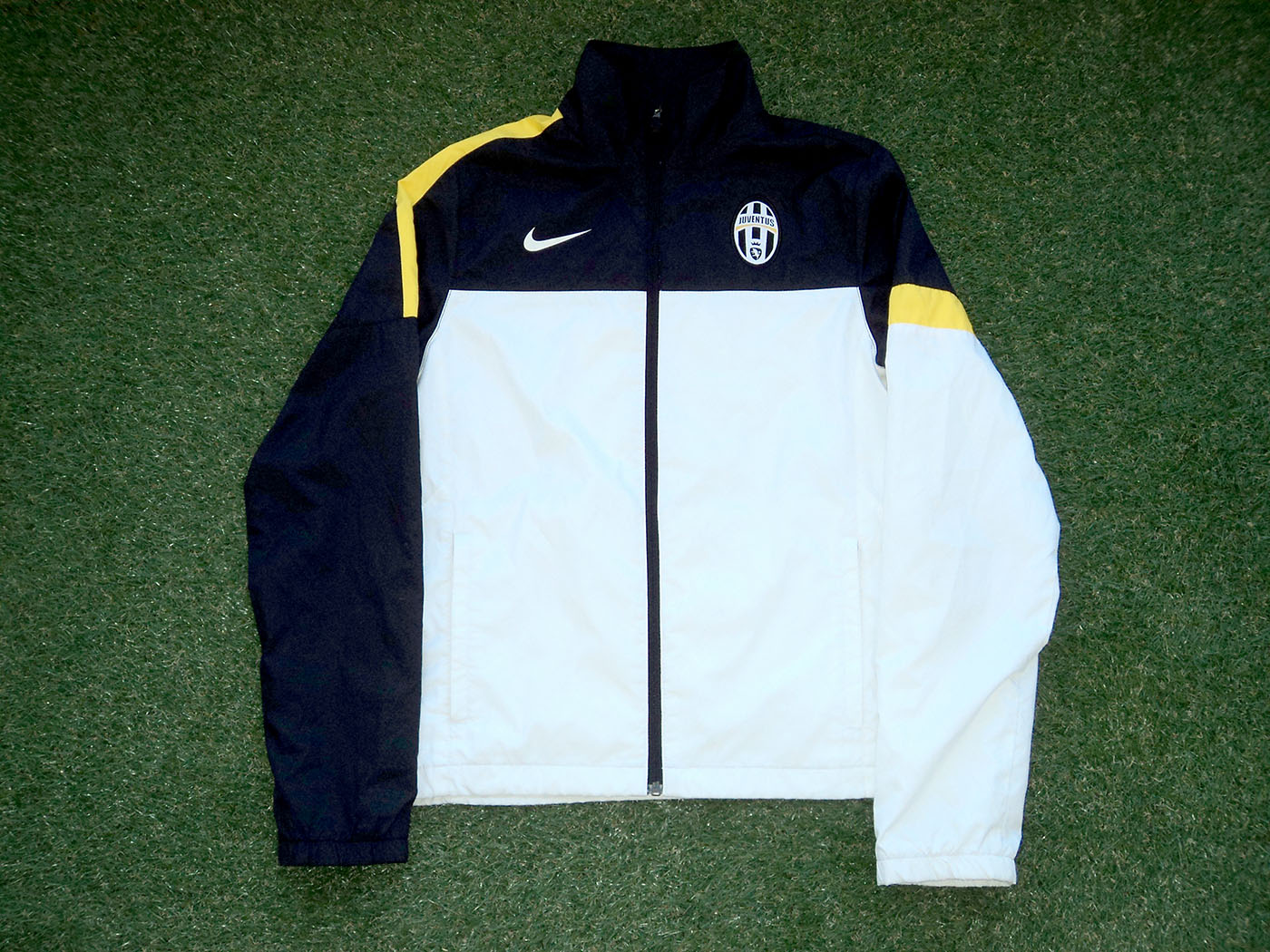 2012-2013 Juventus track top - Small
