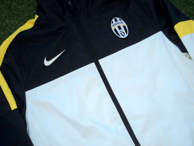 2012-2013 Juventus track top - Small