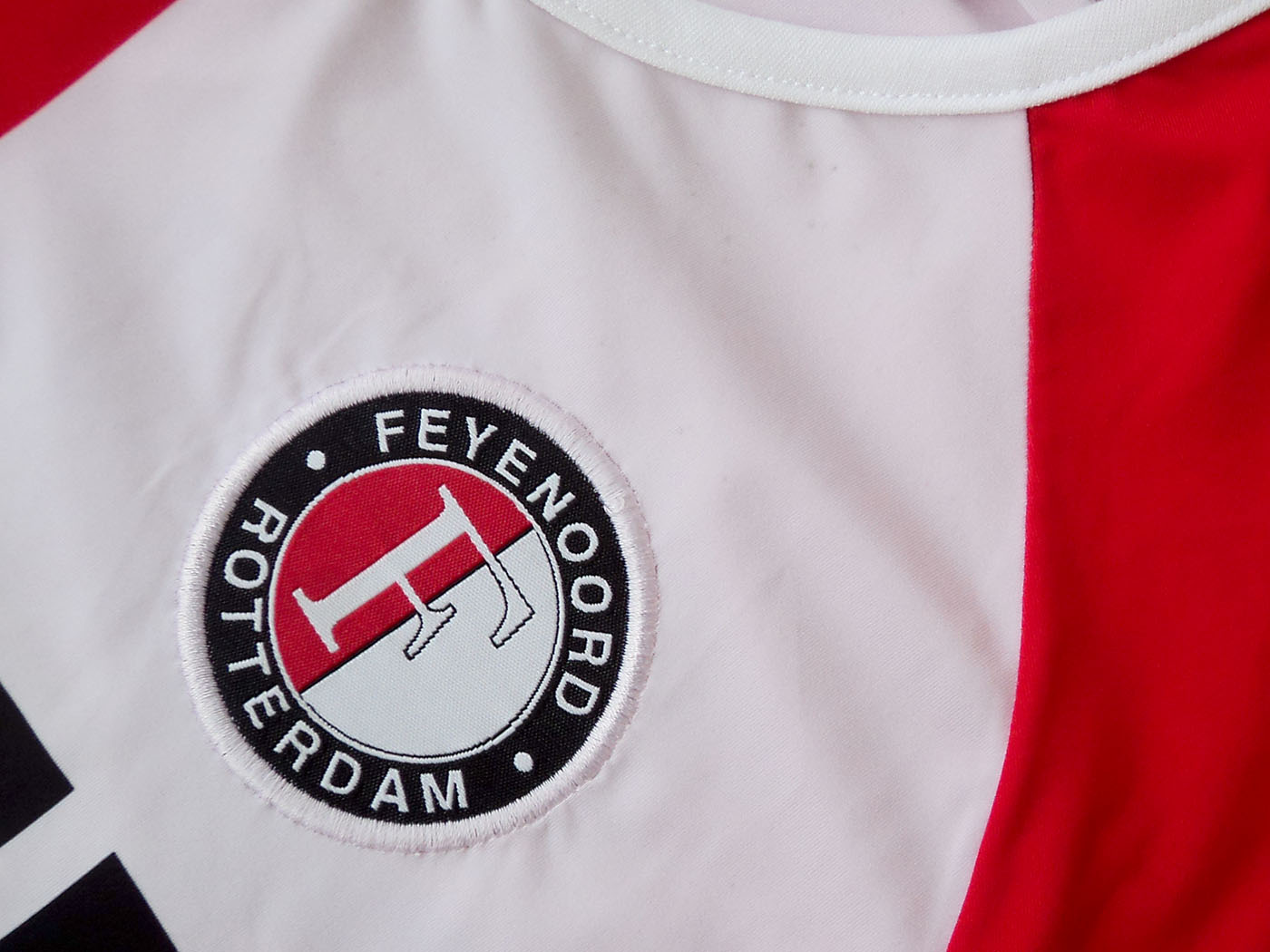 2006-2007 Feyenoord home shirt - Large (Slim fit)