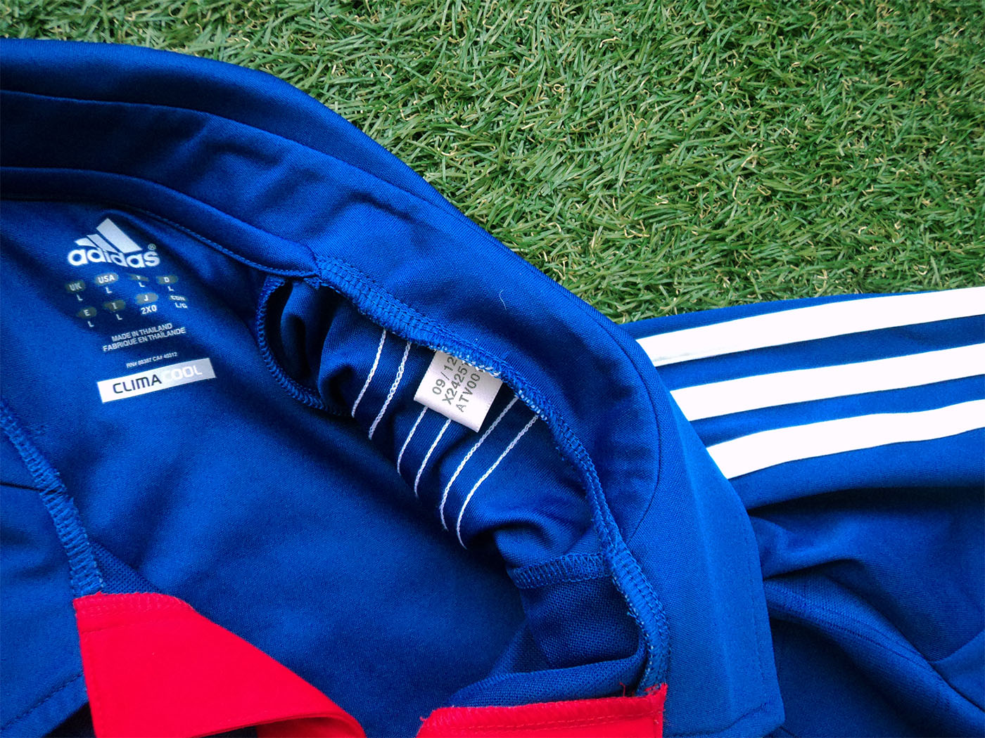2012-2013 Olympique Lyonnais away shirt - Large