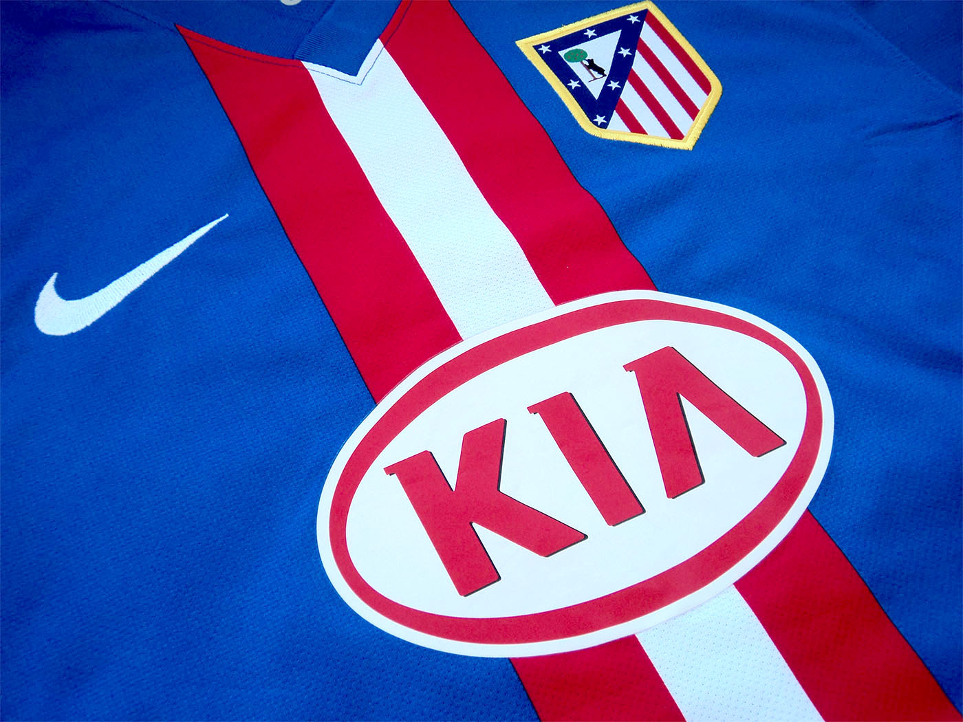2010-2011 Atletico Madrid away shirt - Large