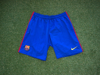 2016-2017 Barcelona home shorts - Large