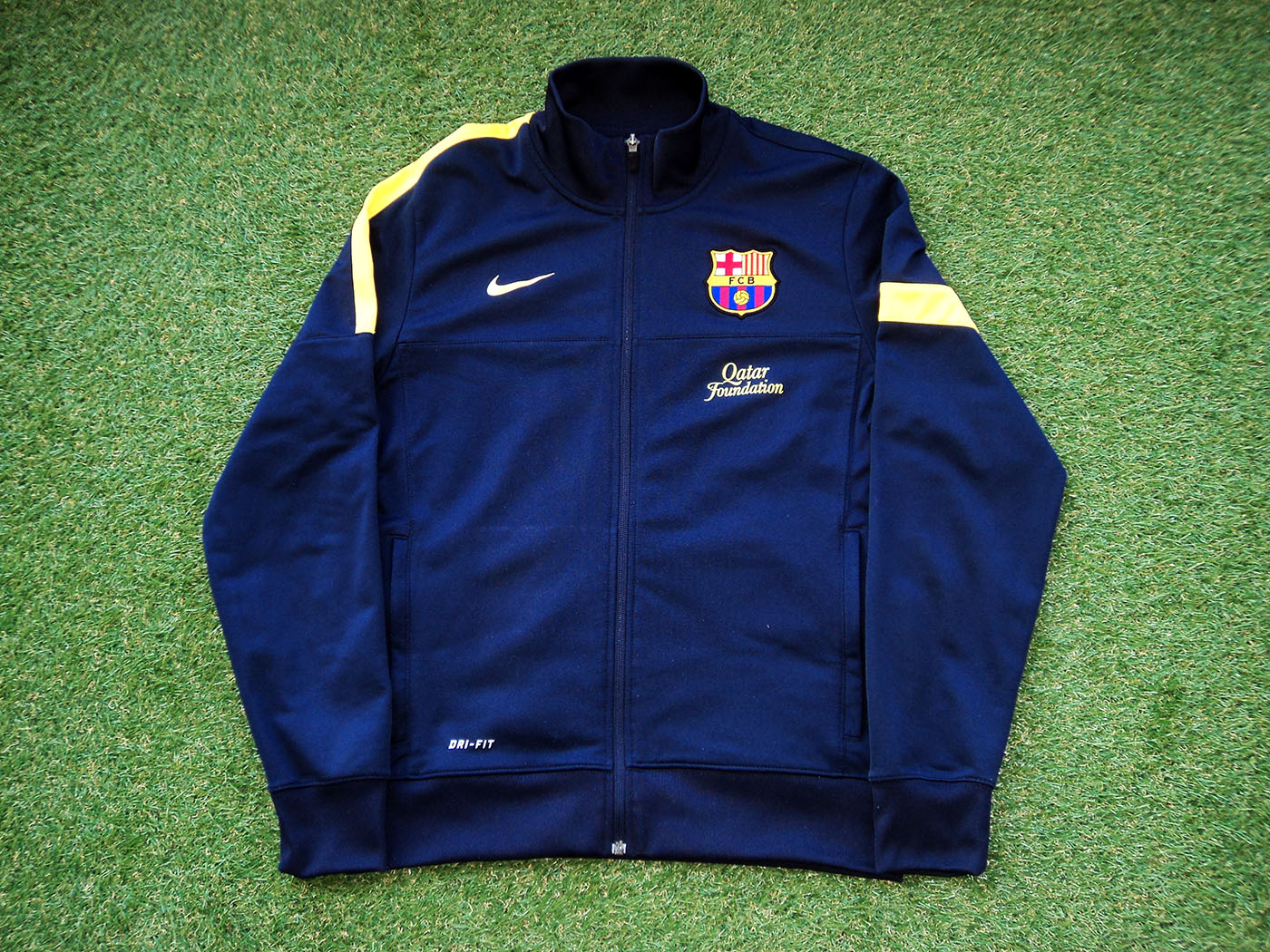2012-2013 Barcelona Nike track jacket - Medium