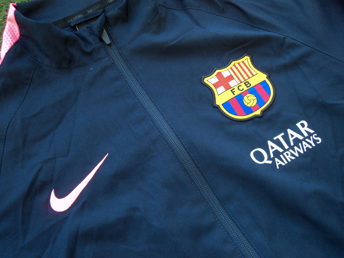 2014-2015 Barcelona Nike track jacket - Medium