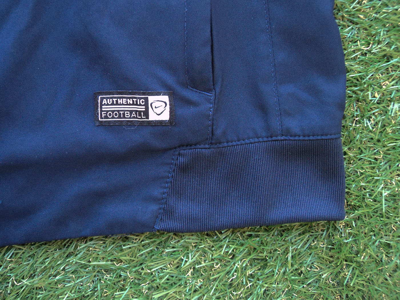 2014-2015 Barcelona Nike track jacket - Medium