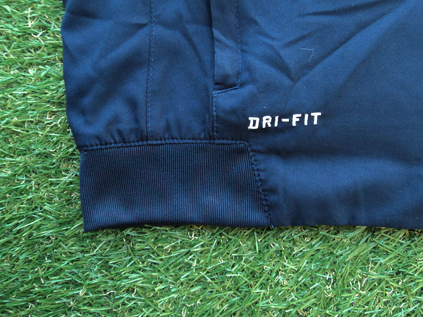 2014-2015 Barcelona Nike track jacket - Medium