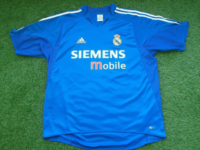 2004-2005 Real Madrid 3rd shirt - Large