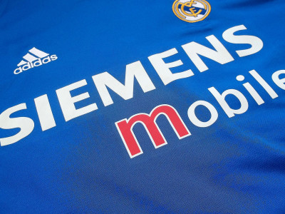 2004-2005 Real Madrid 3rd shirt - Large