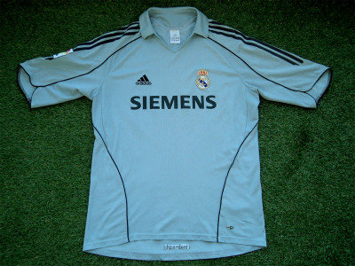 2005-2006 Real Madrid 3rd shirt - Large