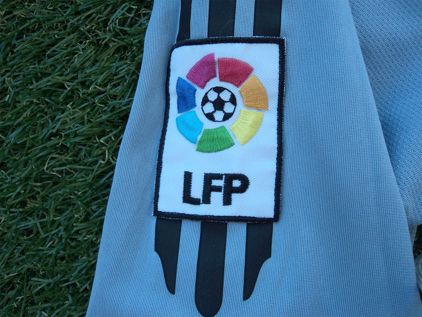 2005-2006 Real Madrid 3rd shirt - Large
