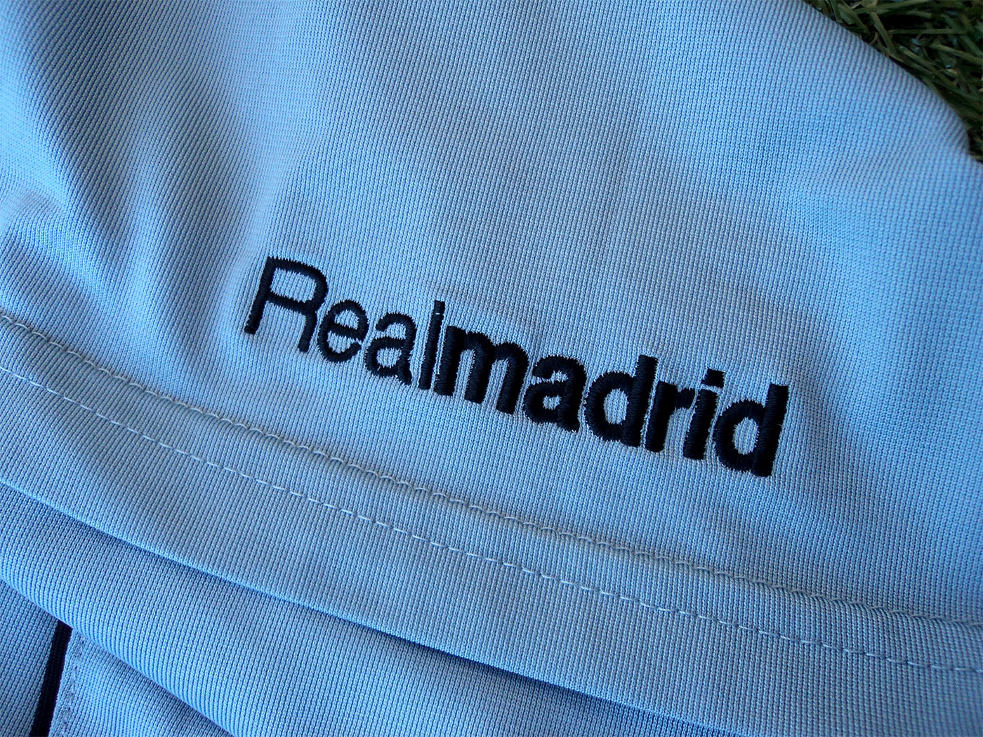 2005-2006 Real Madrid 3rd shirt - Large