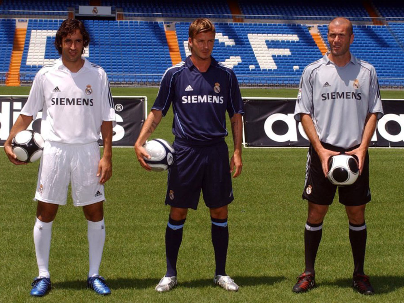 2005-2006 Real Madrid 3rd shirt - Large