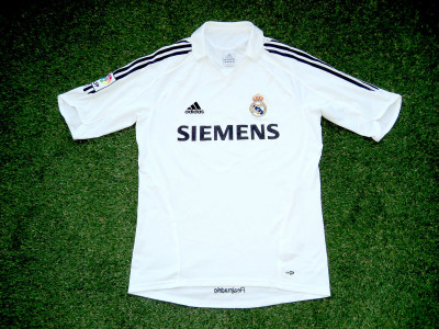 2005-2006 Real Madrid home shirt - Medium