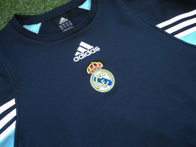 2003-2004 Real Madrid Training top - Small (36" - 38")
