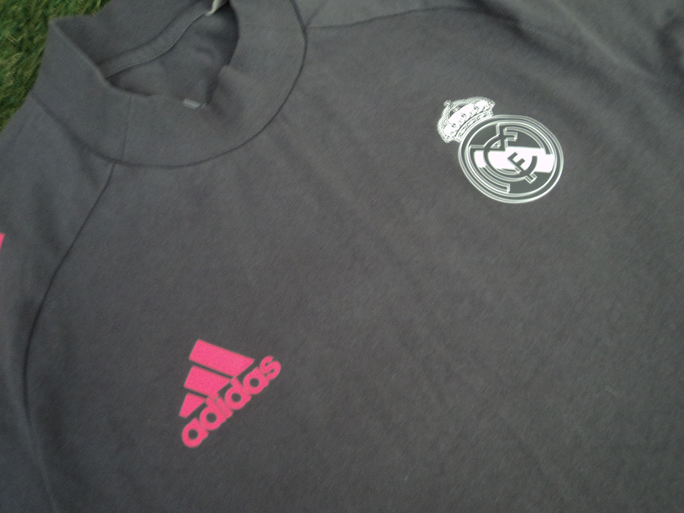 2020-2021 Ρεάλ Μαδρίτης Adidas casual tee - Small