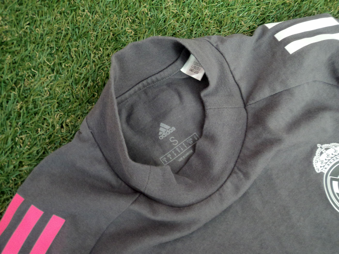 2020-2021 Ρεάλ Μαδρίτης Adidas casual tee - Small