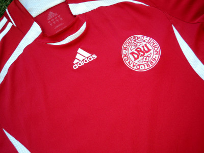 2006-2008 Denmark home shirt - Medium