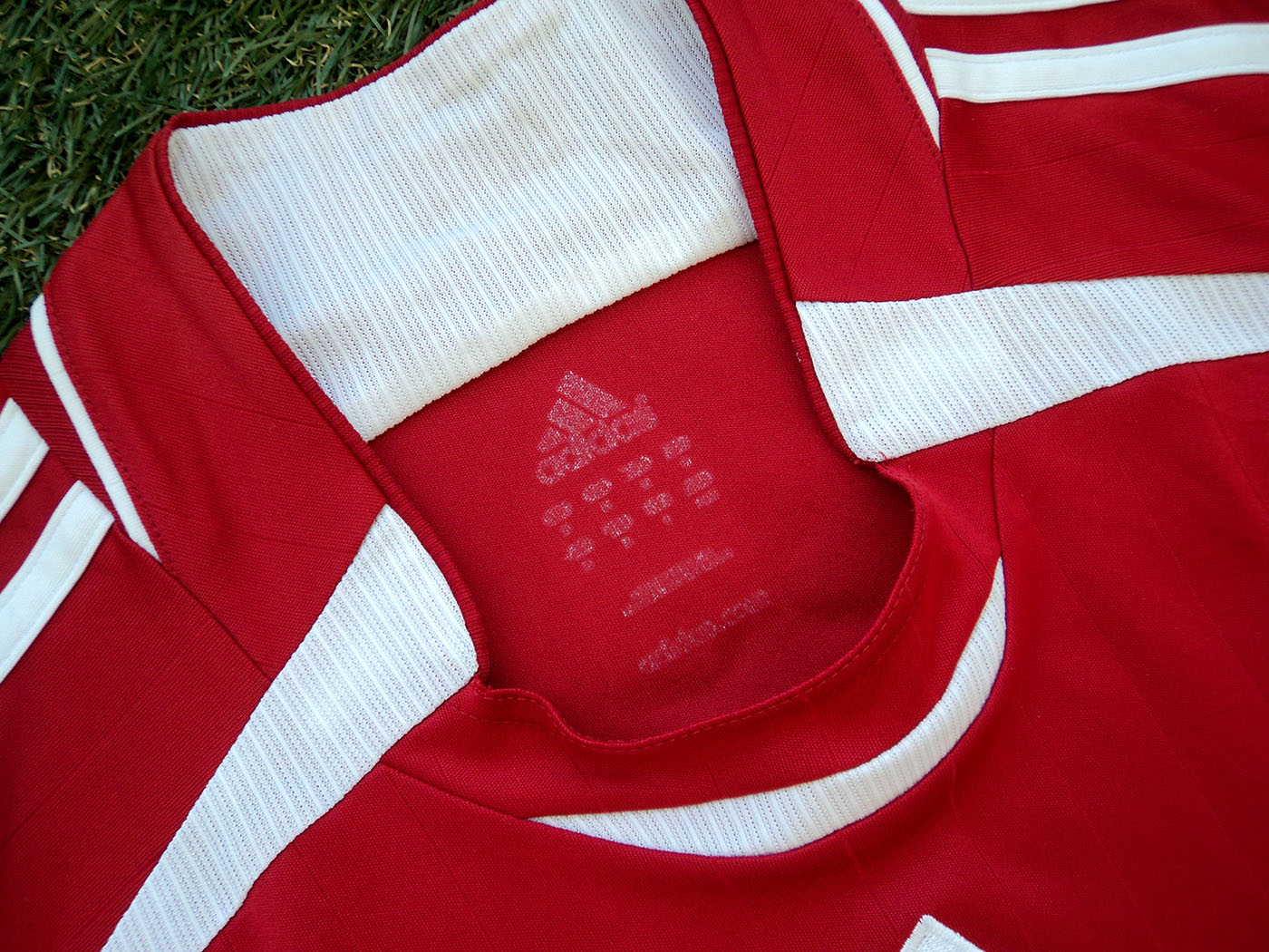2006-2008 Denmark home shirt - Medium