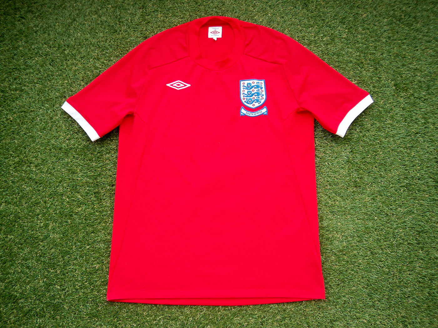 2010-2011 England "South Africa" away shirt - Medium/Large (42")