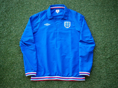 2010-2011 Αγγλία τοπ προθέρμανσης - Large