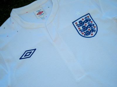 2010-2011 England home shirt - Large (42")