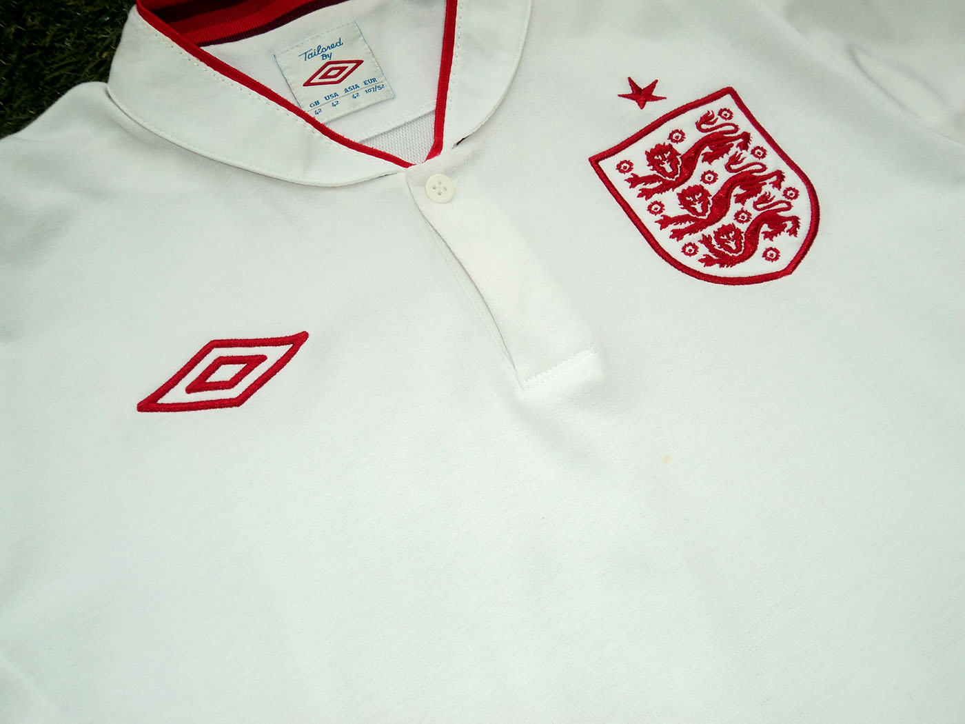 2012-2013 England home shirt - Large (42")