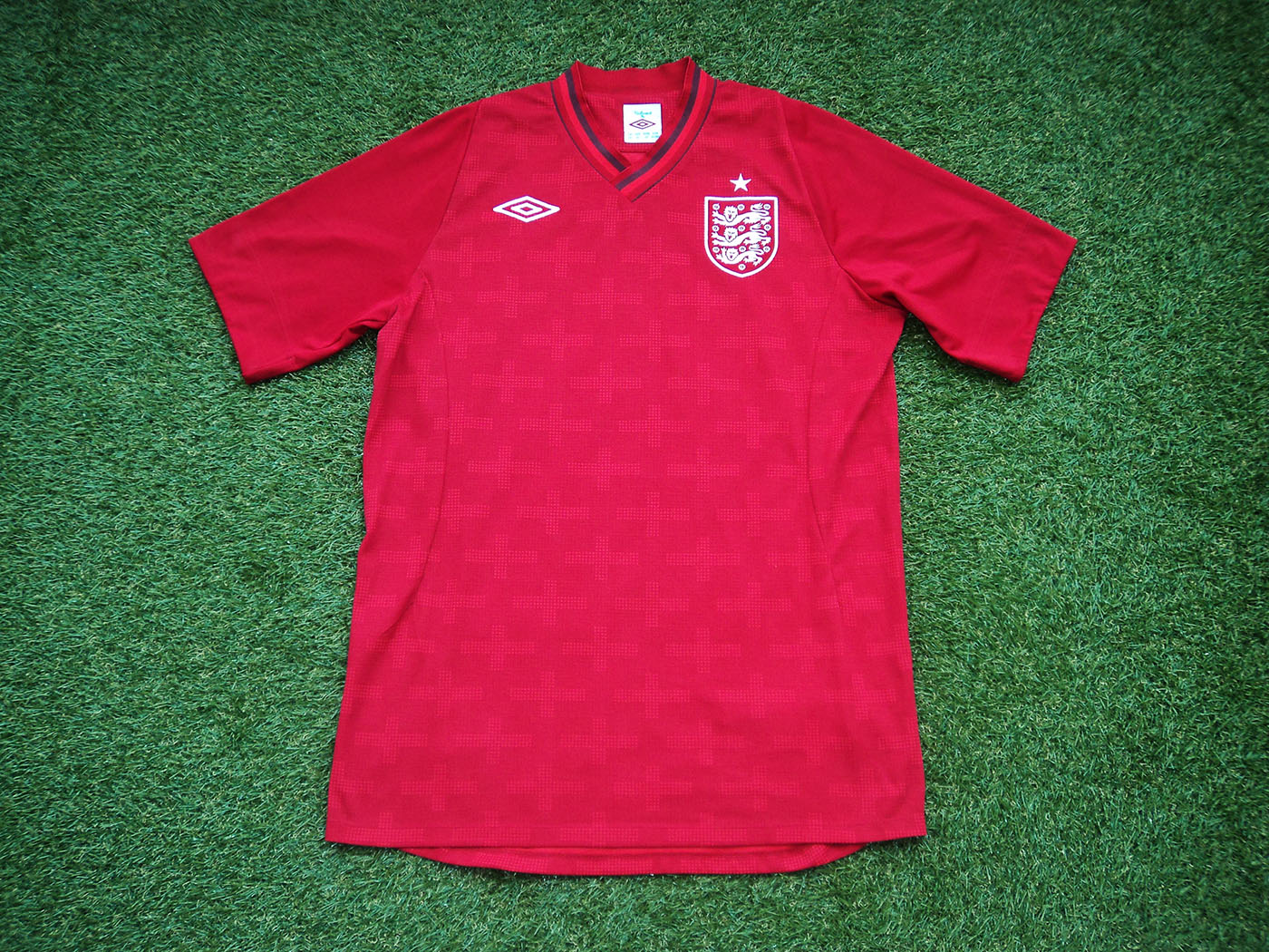 2012-2013 England GK home shirt - Medium (40")