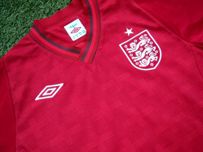 2012-2013 England GK home shirt - Medium (40")