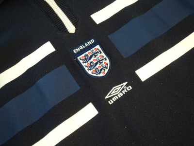 2002-2003 England polo shirt - Small