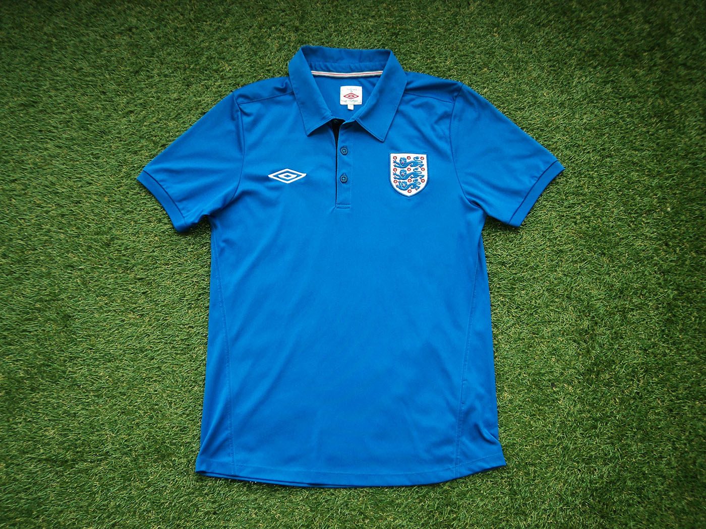 2010-2011 England polo shirt - Small