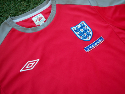 2009-2010 England training shirt - Large