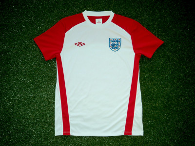 2010-2011 England Training shirt - Medium (2)