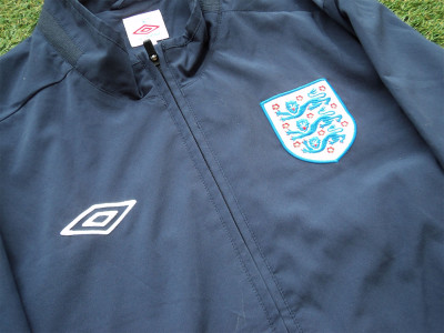 2011-2012 England Zipped Track jacket - Large