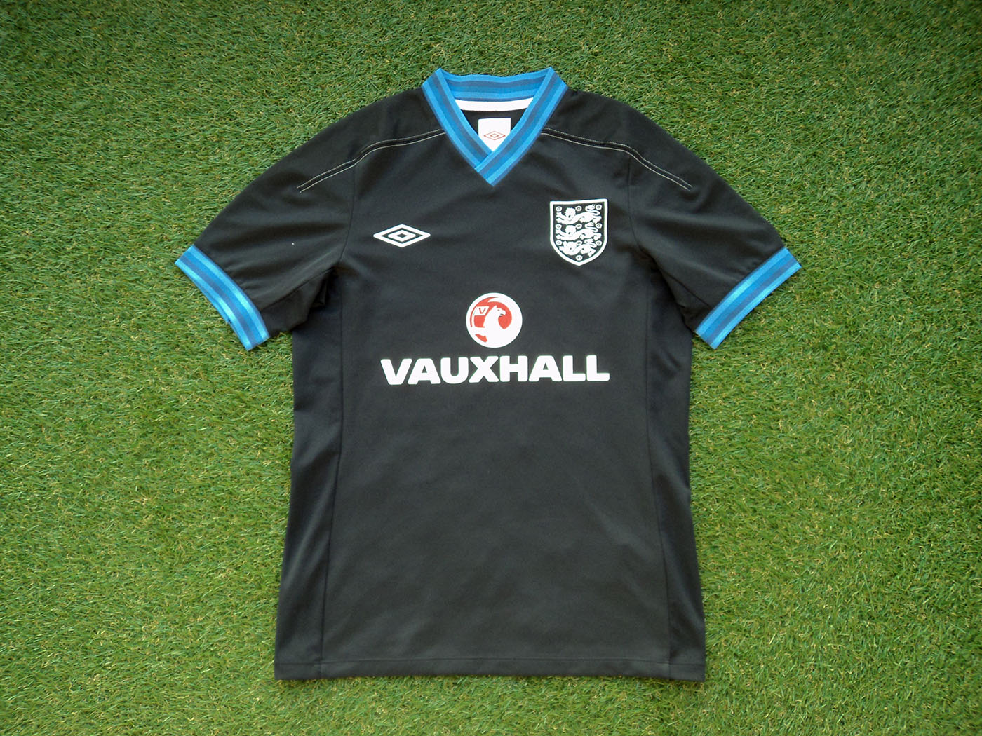 2012-2013 England training shirt - Small