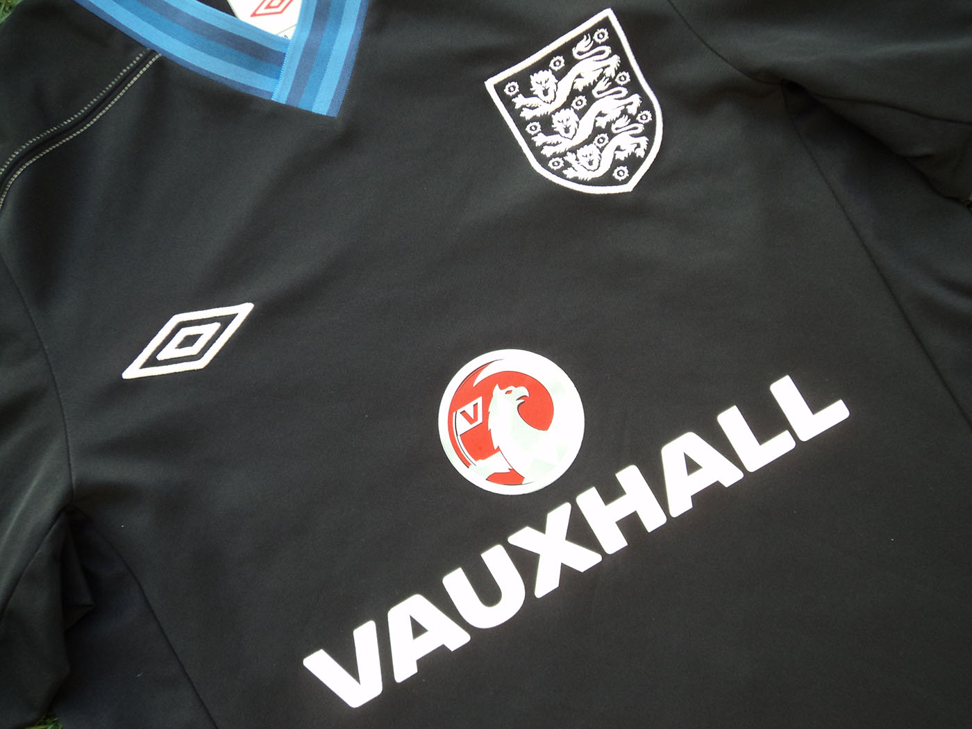 2012-2013 England training shirt - Small