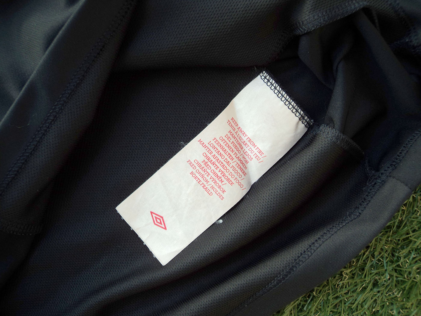 2012-2013 England training shirt - Small