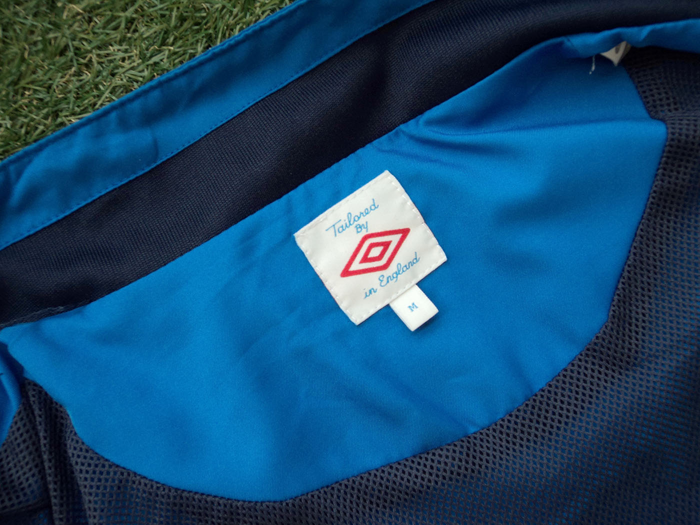 2009-2010 England track jacket - Medium